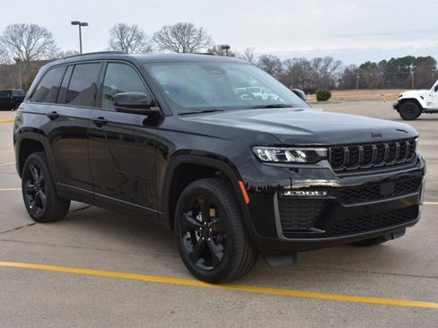 New 2026 Jeep Grand Cherokee Limited w/ Limited Altitude Package image 3