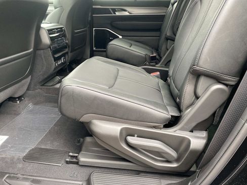 New 2026 Jeep Grand Wagoneer Limited AWD/4WD image 11