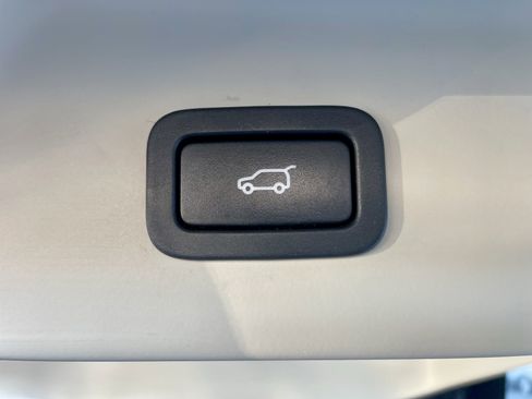 Used 2020 Land Rover Range Rover Long Wheelbase HSE image 38