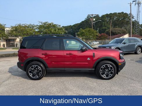 Certified 2025 Ford Bronco Sport Outer Banks w/ Outer Banks Tech Package+ AWD/4WD image 3