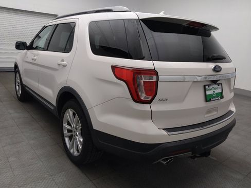 Used 2018 Ford Explorer XLT w/ Equipment Group 202A image 5