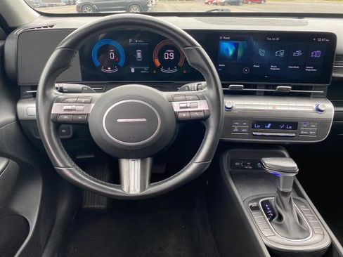 Used 2025 Hyundai Kona SEL FWD image 7