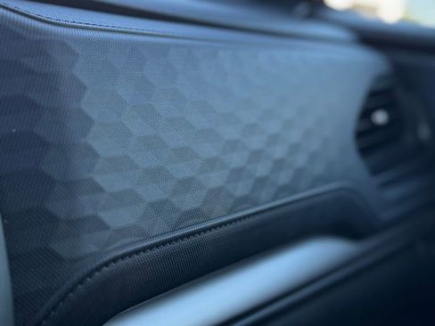 Used 2025 Subaru Forester Premium image 33