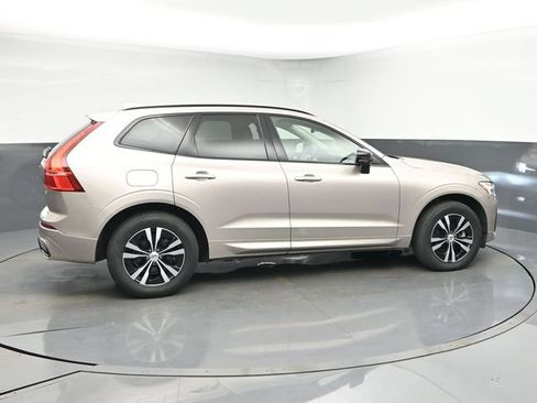 Used 2024 Volvo XC60 B5 Core w/ Protection Package Premier AWD/4WD image 9