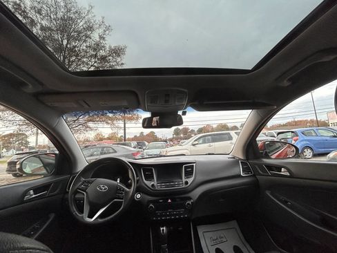 Used 2016 Hyundai Tucson Limited w/ Option Group 03 image 9