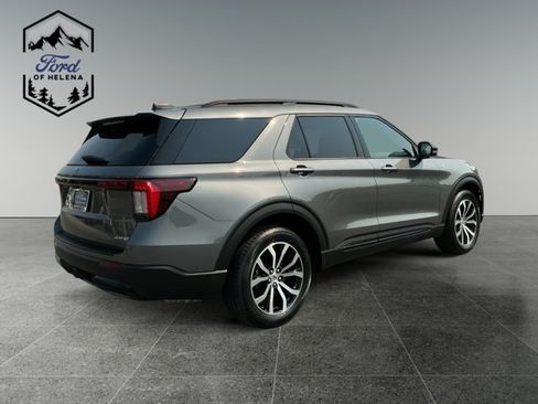 Certified 2025 Ford Explorer ST-Line AWD/4WD image 5