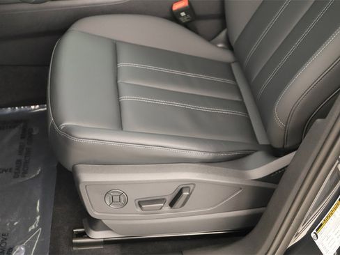 New 2025 Audi Q5 Premium image 24