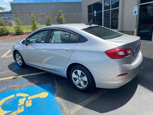 Used 2016 Chevrolet Cruze LS FWD image 3