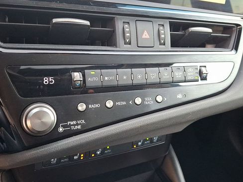 Certified 2023 Lexus ES 350 w/ Premium Package image 17