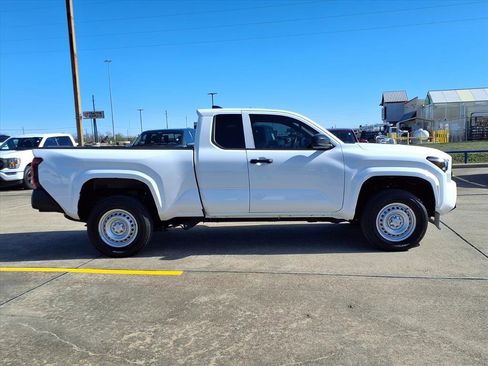 Used 2025 Toyota Tacoma SR image 8