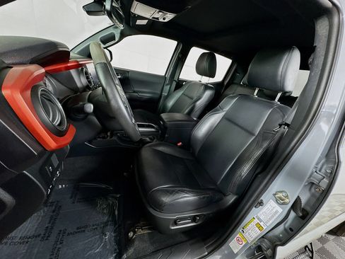 Certified 2020 Toyota Tacoma TRD Sport w/ TRD Premium Sport Package AWD/4WD image 12