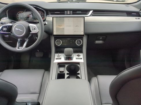 New 2026 Jaguar F-PACE R-Dynamic S image 13