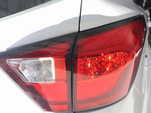 Used 2019 Ford Escape SE image 24