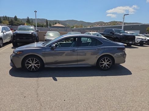 Used 2024 Toyota Camry SE FWD image 2