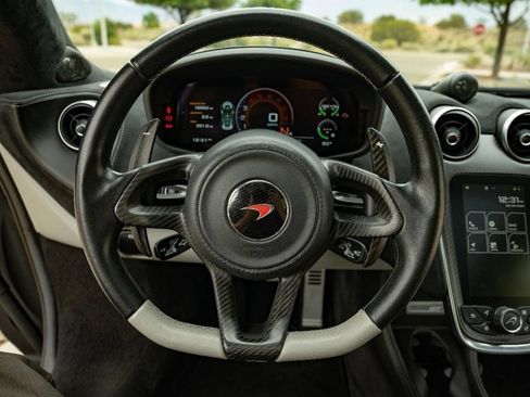 Used 2017 McLaren 570S RWD image 41