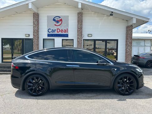Used 2017 Tesla Model X 100D image 10