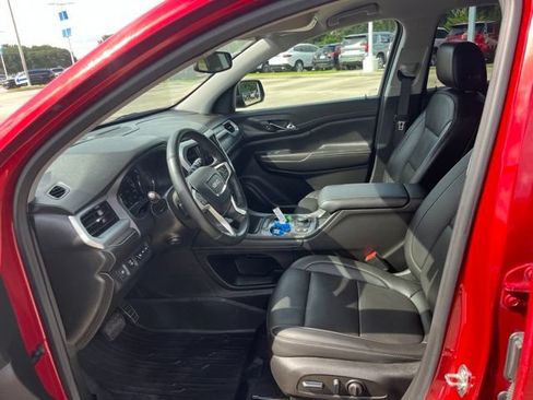 Used 2023 GMC Acadia SLT w/ Elevation Edition FWD image 17