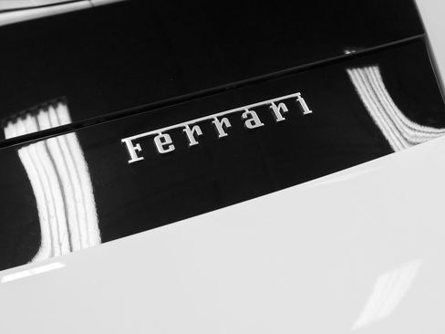Certified 2020 Ferrari F8 Tributo RWD image 32