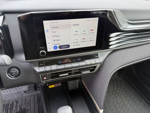 Used 2025 Toyota Camry LE FWD image 16