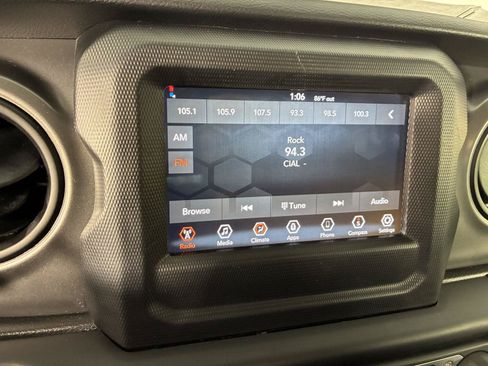 Used 2023 Jeep Wrangler Unlimited Sport AWD/4WD image 47