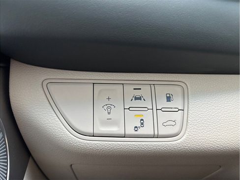 Used 2019 Genesis G70 3.3T Design image 39