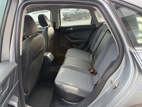 Used 2025 Volkswagen Jetta SE w/ Sunroof Package FWD image 11