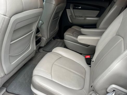 Used 2008 GMC Acadia SLT w/ Convenience Package image 12