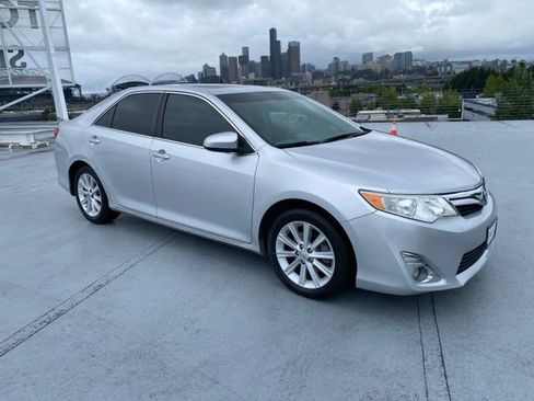 Used 2014 Toyota Camry XLE w/ Leather Package FWD image 25