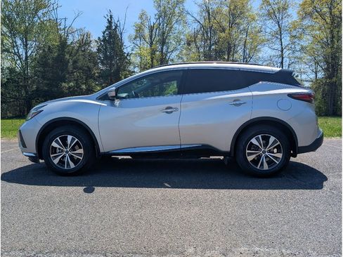 Used 2023 Nissan Murano SV FWD image 9