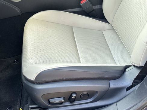 Used 2024 Lexus ES 350 w/ Premium Package FWD image 13