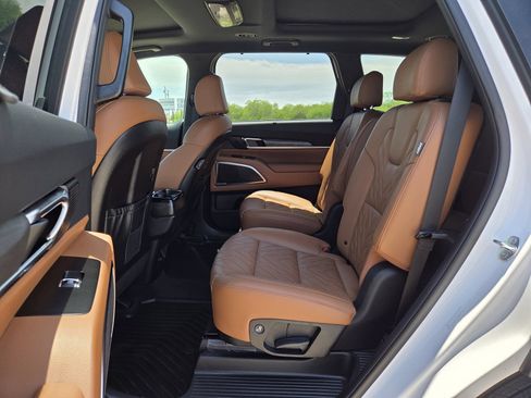 Used 2025 Kia Telluride SX X-Line AWD/4WD image 16