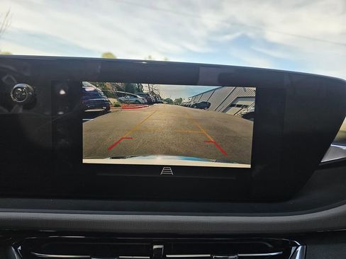 Used 2025 Buick Envista Avenir image 19