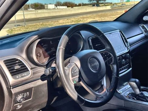 Used 2019 Jeep Grand Cherokee Limited image 15