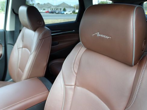 Used 2018 Buick Enclave Avenir w/ Avenir Technology Package image 21