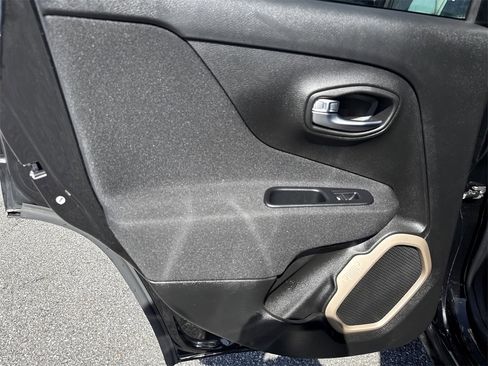 Used 2017 Jeep Renegade Sport w/ Power & Air Group image 22