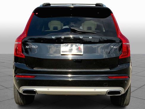 Used 2017 Volvo XC90 T6 Momentum w/ Vision Package image 4