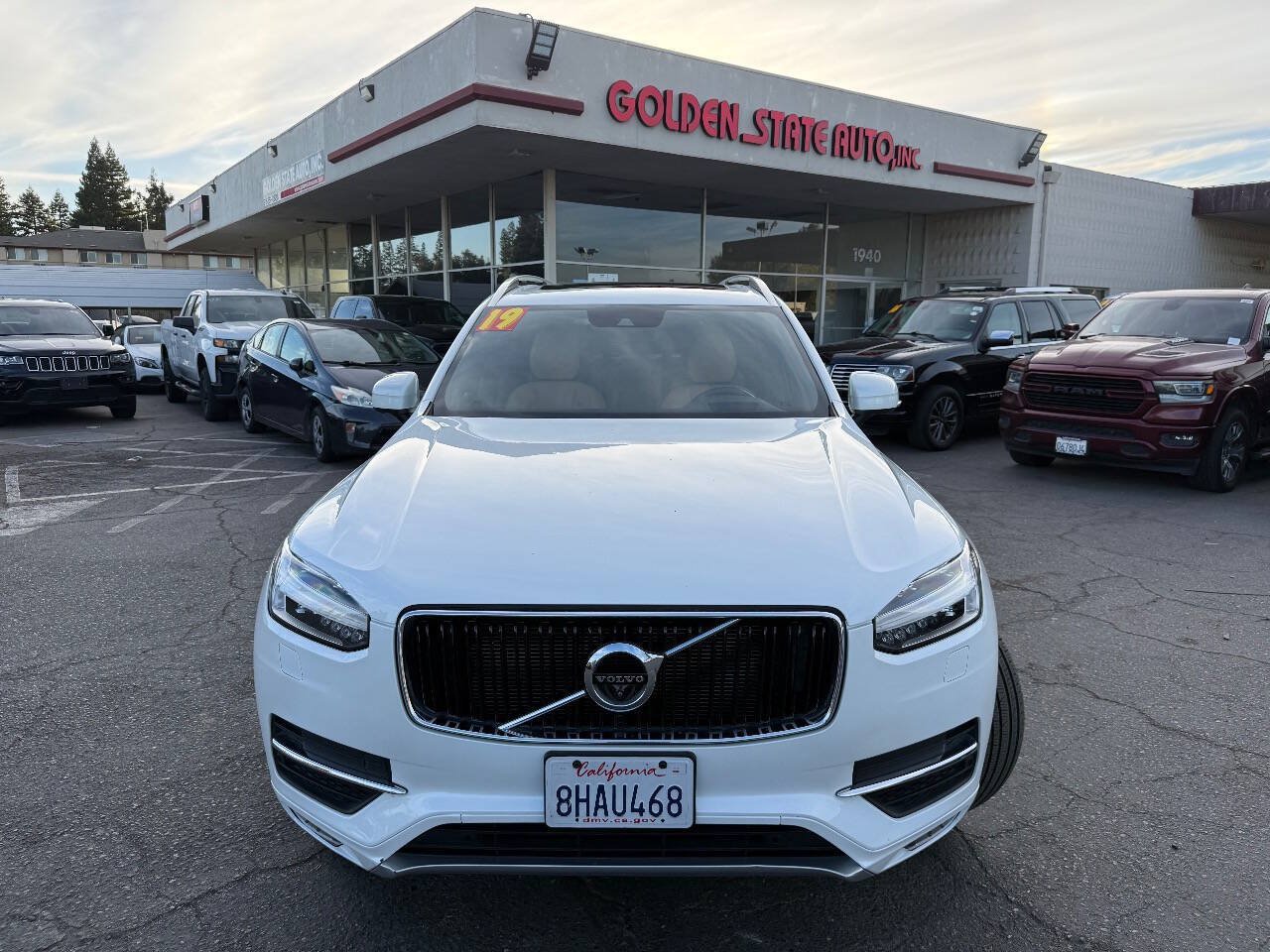 Used 2019 Volvo XC90 T6 Momentum w/ Advanced Package AWD/4WD image 2