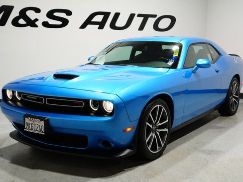Used 2023 Dodge Challenger R/T image 3