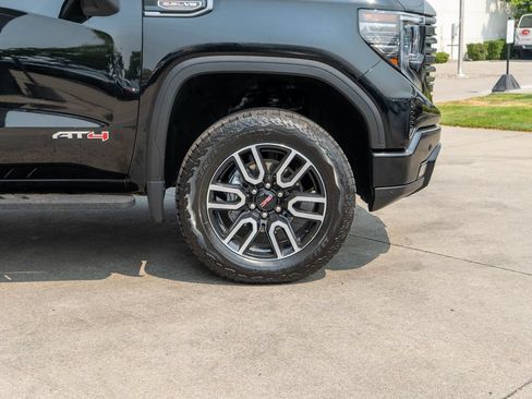 Used 2023 GMC Sierra 1500 AT4 w/ AT4 Premium Package AWD/4WD image 38