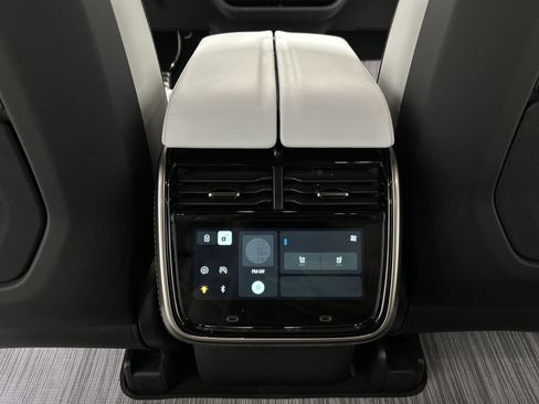 Used 2024 Rivian R1S Adventure AWD/4WD image 30
