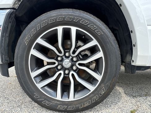 Used 2025 RAM 1500 Limited AWD/4WD image 9