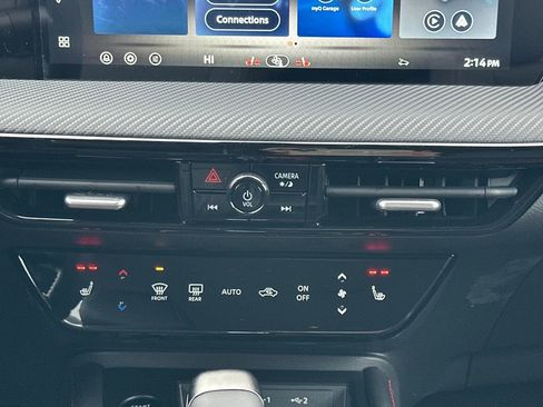 New 2026 Nissan Kicks SR w/ Cold Weather Package image 21