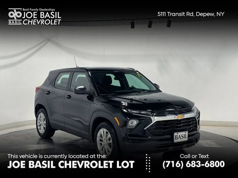 Used 2024 Chevrolet TrailBlazer LS FWD image 1