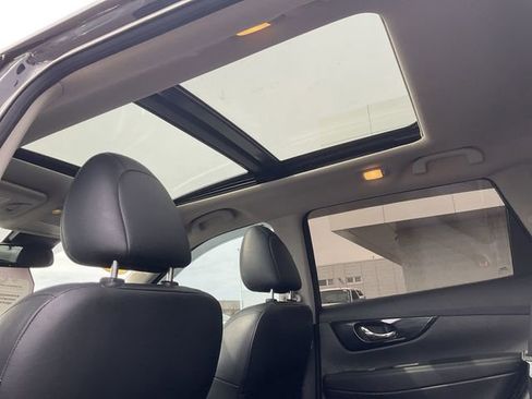 Used 2020 Nissan Rogue SL w/ Premium Package AWD/4WD image 25