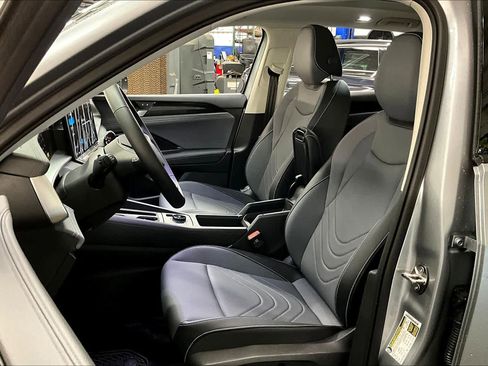 New 2026 Volkswagen Tiguan SE image 11