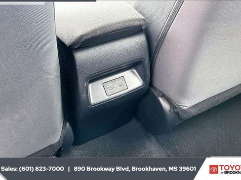 Used 2024 Toyota Corolla LE image 24