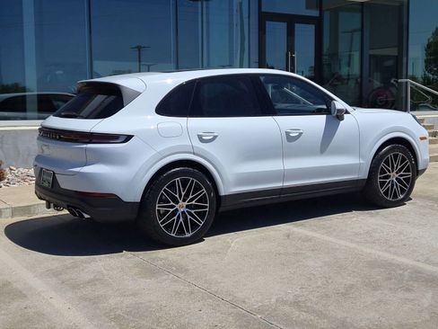 New 2025 Porsche Cayenne image 7