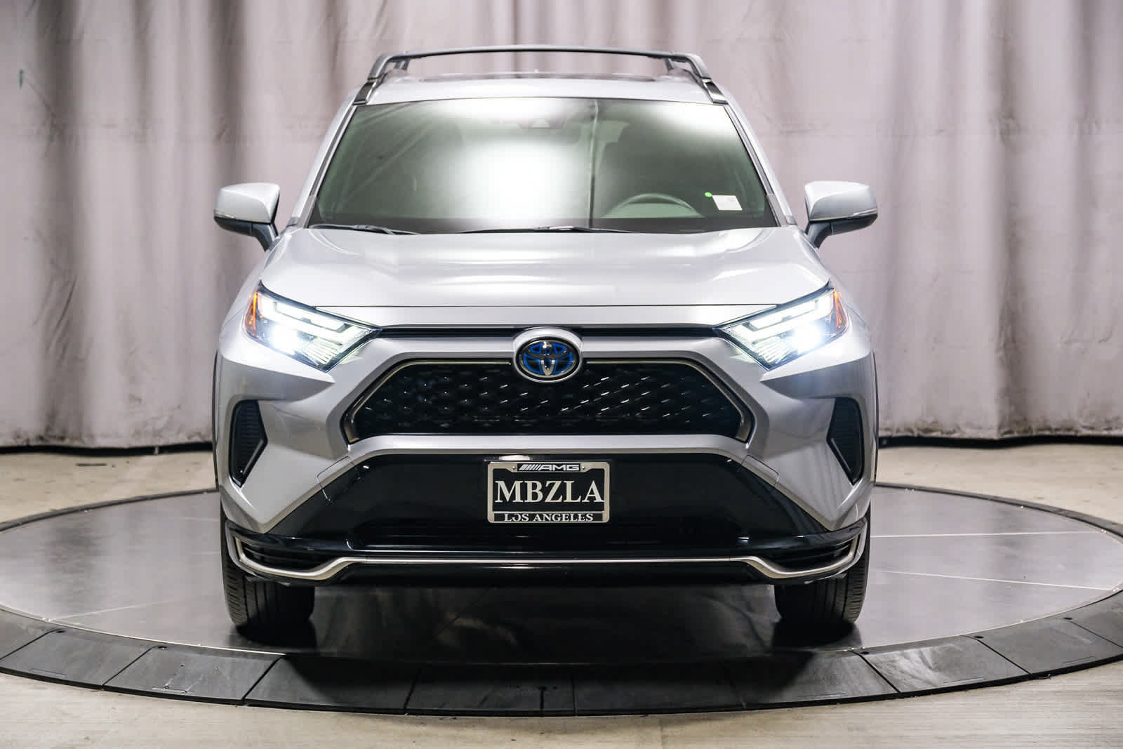 Used 2024 Toyota RAV4 SE w/ Weather & Moonroof Package AWD/4WD image 6