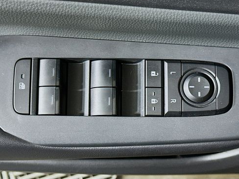 Used 2024 Toyota Prius LE image 15