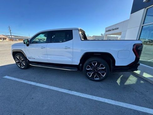 New 2025 GMC Sierra EV Denali image 8